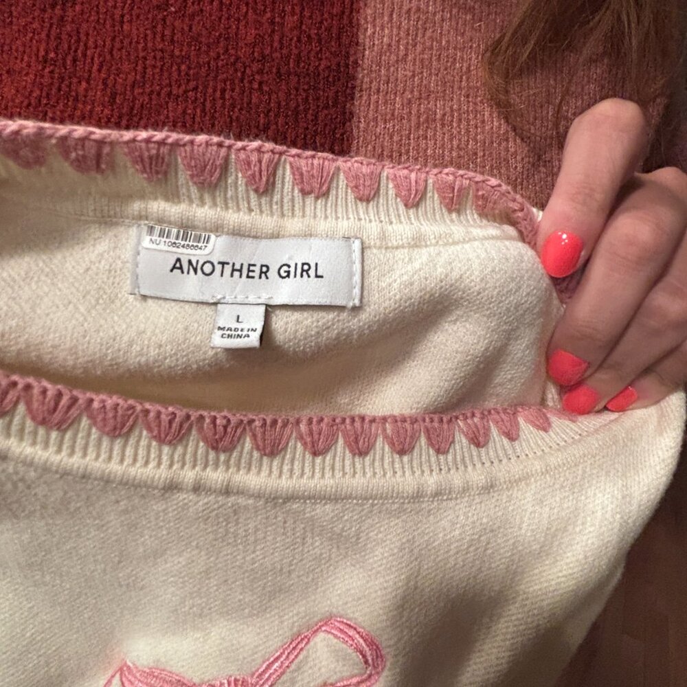 Cream and pink croissant sweater vest - Picture 2 of 2